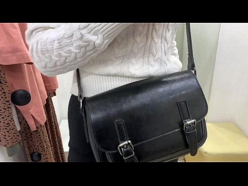 ❤️ Masturbación pública de la joven zorra FeralBerry con un consolador en el probador Video de porno en es.passiveincome1.ru ❌️