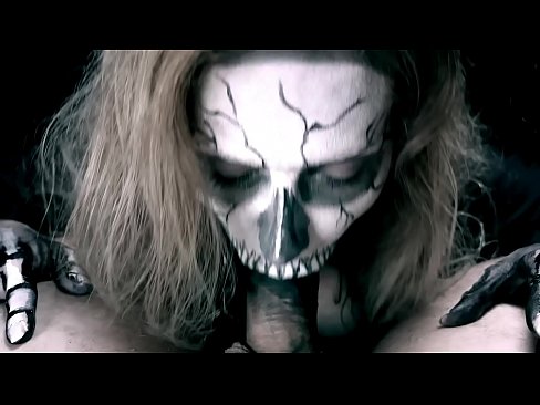 ❤️ Demon girl chupando pollas con su boca negra y tragando semen Video de porno en es.passiveincome1.ru ❌️
